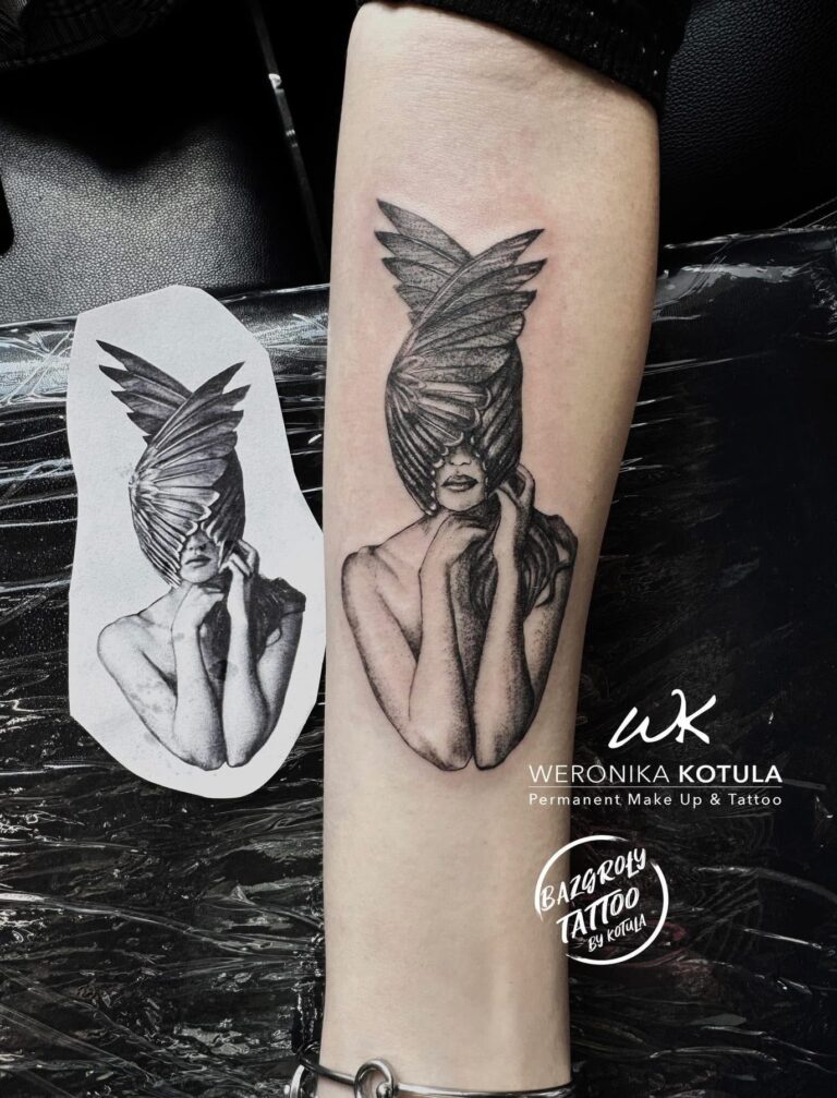 Tatuaż graficzny w czerni