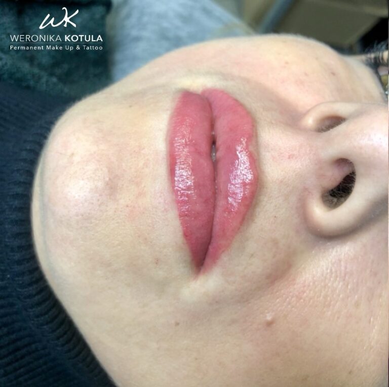 Usta, full lips